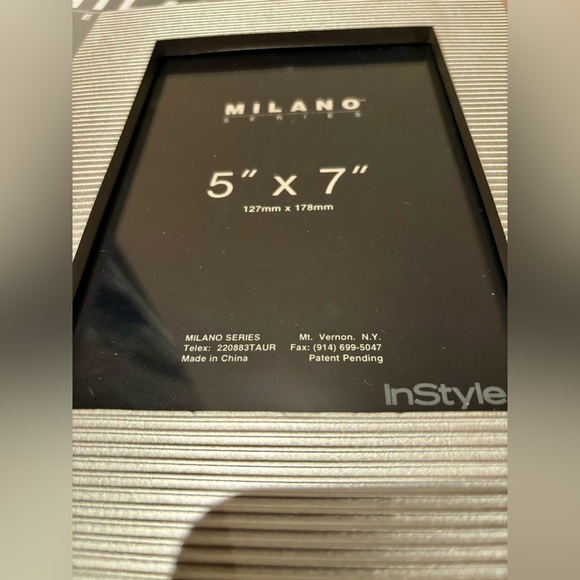 NWT Milano Silver Line Patterned 5X7 Picture Frame - Picture 2 of 4